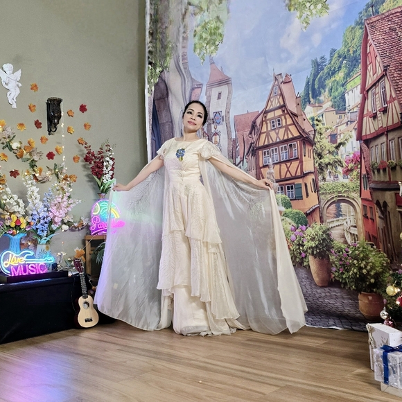 Taylor Swift style long luxury  off white prom peagant dress size 2 era tour - Picture 1 of 8